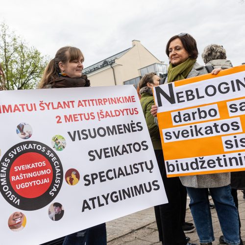  Sveikatos priežiūros darbuotojų akcija Vilniuje  © P. Peleckio/ BNS nuotr. 