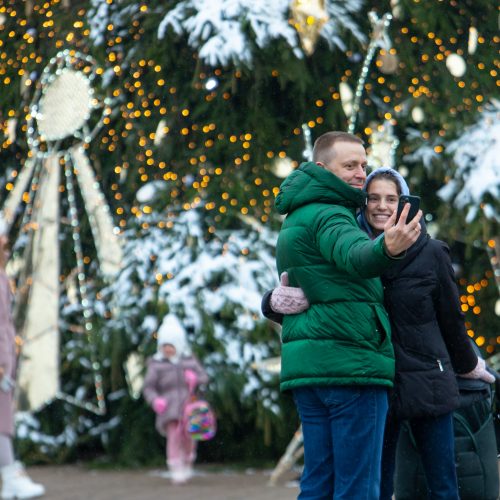 Kauno kalėdiniame miestelyje verda veiksmas  © Regimanto Zakšensko nuotr.