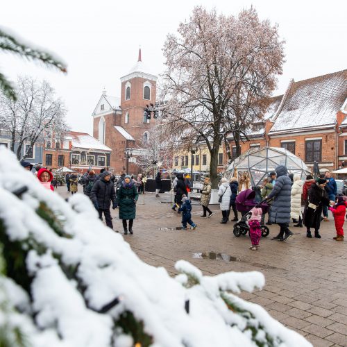 Kauno kalėdiniame miestelyje verda veiksmas  © Regimanto Zakšensko nuotr.