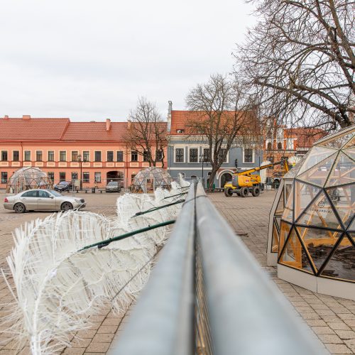 Pasirengimas Kalėdoms Rotušės aikštėje įgauna pagreitį  © Regimanto Zakšensko nuotr.