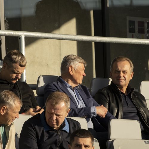 Kauno S. Dariaus ir S. Girėno stadione įvyko Lietuvos ir FIFA futbolo legendų rungtynės  © Simono Baltušio nuotr.