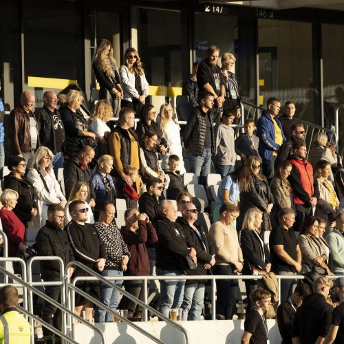 Kauno S. Dariaus ir S. Girėno stadione įvyko Lietuvos ir FIFA futbolo legendų rungtynės  © Simono Baltušio nuotr.