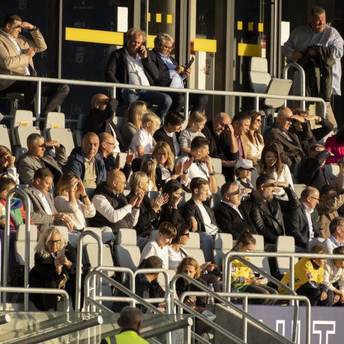 Kauno S. Dariaus ir S. Girėno stadione įvyko Lietuvos ir FIFA futbolo legendų rungtynės  © Simono Baltušio nuotr.