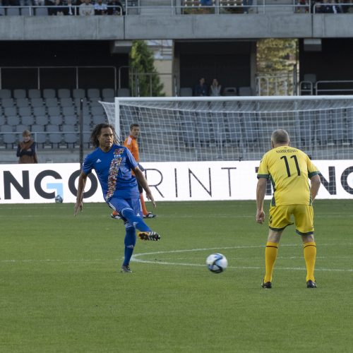 Kauno S. Dariaus ir S. Girėno stadione įvyko Lietuvos ir FIFA futbolo legendų rungtynės  © Simono Baltušio nuotr.