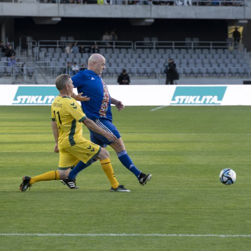 Kauno S. Dariaus ir S. Girėno stadione įvyko Lietuvos ir FIFA futbolo legendų rungtynės  © Simono Baltušio nuotr.