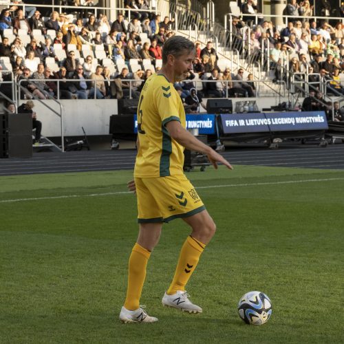 Kauno S. Dariaus ir S. Girėno stadione įvyko Lietuvos ir FIFA futbolo legendų rungtynės  © Simono Baltušio nuotr.