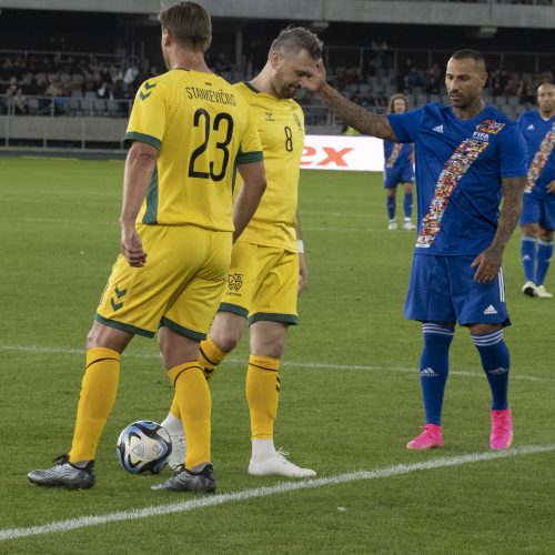 Kauno S. Dariaus ir S. Girėno stadione įvyko Lietuvos ir FIFA futbolo legendų rungtynės  © Simono Baltušio nuotr.
