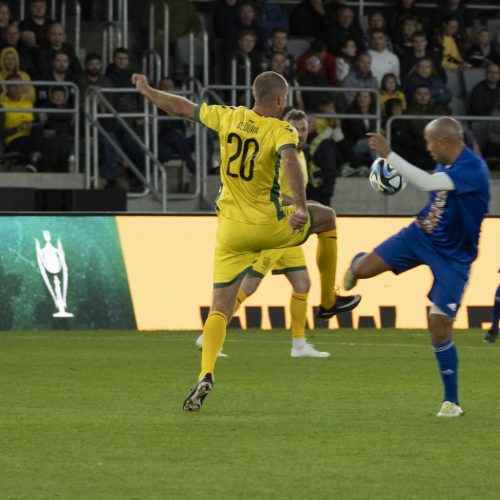 Kauno S. Dariaus ir S. Girėno stadione įvyko Lietuvos ir FIFA futbolo legendų rungtynės  © Simono Baltušio nuotr.