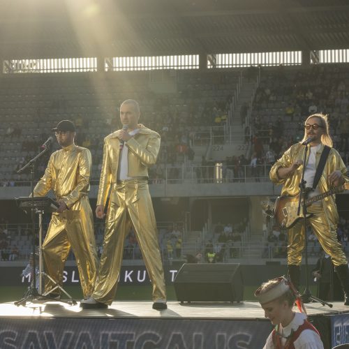 Kauno S. Dariaus ir S. Girėno stadione įvyko Lietuvos ir FIFA futbolo legendų rungtynės  © Simono Baltušio nuotr.