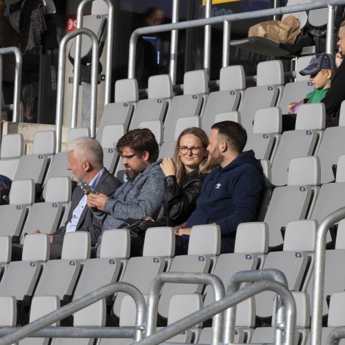 Kauno S. Dariaus ir S. Girėno stadione įvyko Lietuvos ir FIFA futbolo legendų rungtynės  © Simono Baltušio nuotr.