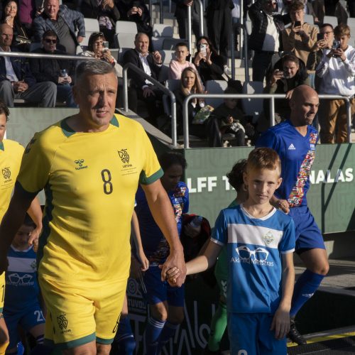 Kauno S. Dariaus ir S. Girėno stadione įvyko Lietuvos ir FIFA futbolo legendų rungtynės  © Simono Baltušio nuotr.