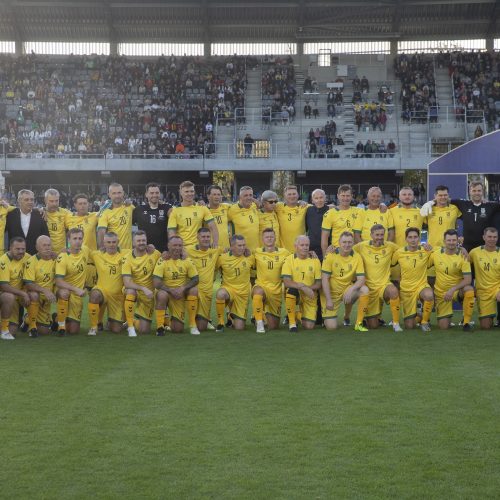 Kauno S. Dariaus ir S. Girėno stadione įvyko Lietuvos ir FIFA futbolo legendų rungtynės