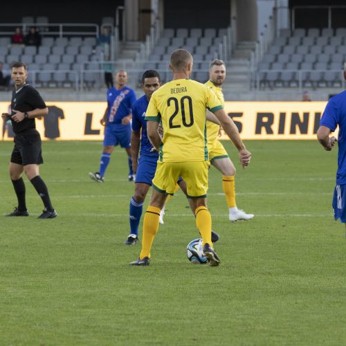 Kauno S. Dariaus ir S. Girėno stadione įvyko Lietuvos ir FIFA futbolo legendų rungtynės  © Simono Baltušio nuotr.
