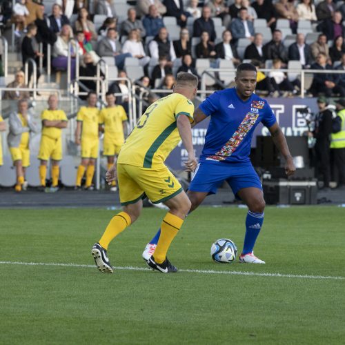Kauno S. Dariaus ir S. Girėno stadione įvyko Lietuvos ir FIFA futbolo legendų rungtynės  © Simono Baltušio nuotr.