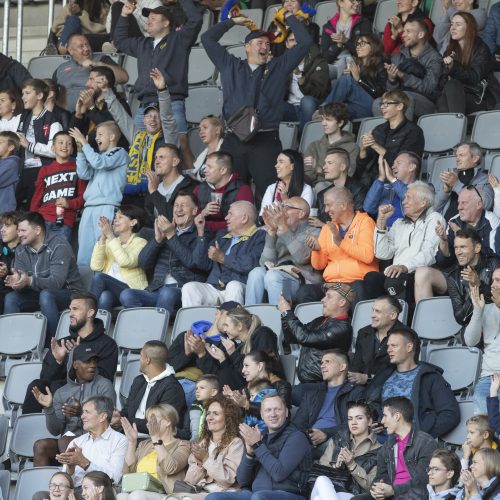 Kauno S. Dariaus ir S. Girėno stadione įvyko Lietuvos ir FIFA futbolo legendų rungtynės  © Simono Baltušio nuotr.