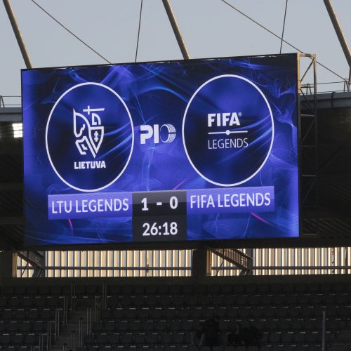Kauno S. Dariaus ir S. Girėno stadione įvyko Lietuvos ir FIFA futbolo legendų rungtynės  © Simono Baltušio nuotr.