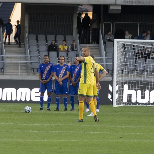 Kauno S. Dariaus ir S. Girėno stadione įvyko Lietuvos ir FIFA futbolo legendų rungtynės  © Simono Baltušio nuotr.