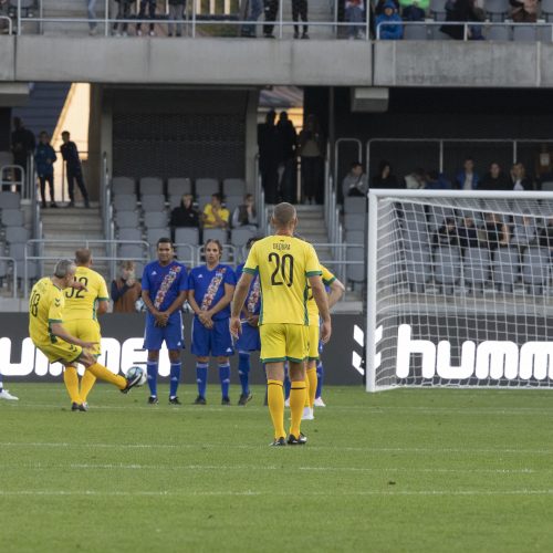 Kauno S. Dariaus ir S. Girėno stadione įvyko Lietuvos ir FIFA futbolo legendų rungtynės  © Simono Baltušio nuotr.