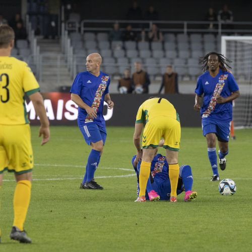 Kauno S. Dariaus ir S. Girėno stadione įvyko Lietuvos ir FIFA futbolo legendų rungtynės  © Simono Baltušio nuotr.