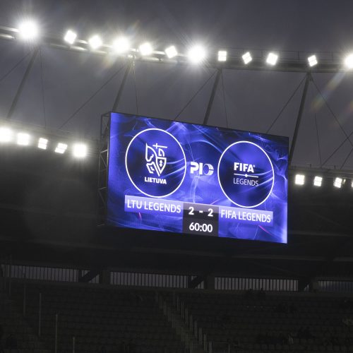 Kauno S. Dariaus ir S. Girėno stadione įvyko Lietuvos ir FIFA futbolo legendų rungtynės  © Simono Baltušio nuotr.