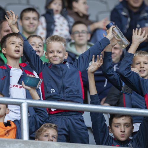 Kauno S. Dariaus ir S. Girėno stadione įvyko Lietuvos ir FIFA futbolo legendų rungtynės  © Simono Baltušio nuotr.