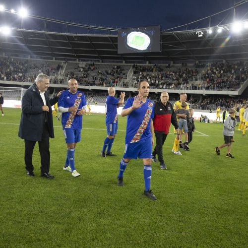 Kauno S. Dariaus ir S. Girėno stadione įvyko Lietuvos ir FIFA futbolo legendų rungtynės  © Simono Baltušio nuotr.