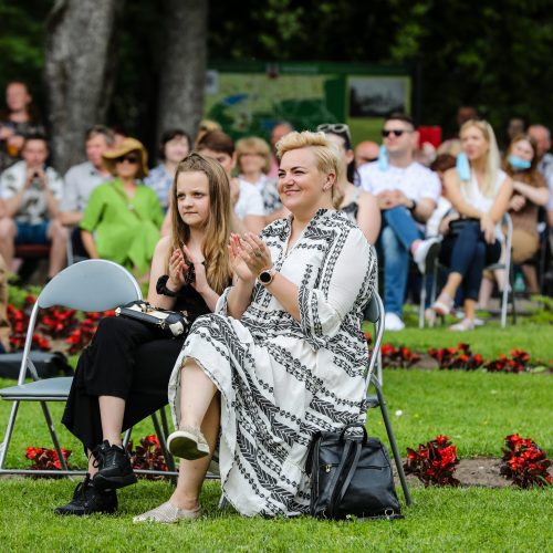 L. Adomaičio koncertas Raudonės pilies kieme  © T. Biliūno / Fotobanko nuotr.