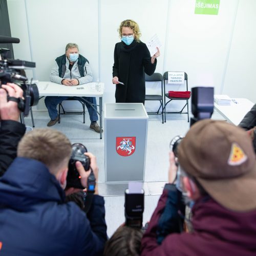 Išankstinis balsavimas: balsuoja partijų lyderiai  © I. Gelūno, T. Biliūno / Fotobanko nuotr.