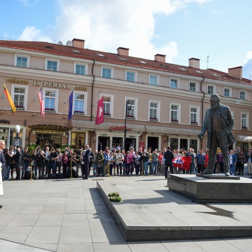 G. Nausėda apsilankė prie J. Basanavičiaus paminklo  © G. Skaraitienės / Fotobanko, R. Dačkaus / Prezidentūros nuotr.