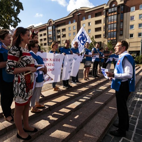 Profesinių sąjungų protestas prie Seimo  © G. Bartuškos/ ELTOS nuotr.