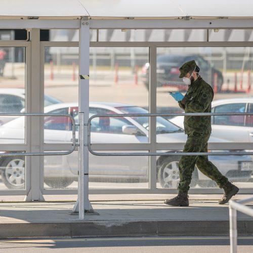 Visi grįžusieji į Vilnių iš užsienio izoliuojami viešbučiuose  © S. Žiūros nuotr.