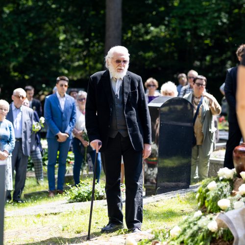 Aktoriaus R. Adomaičio laidotuvės  © L. Balandžio / BNS nuotr.