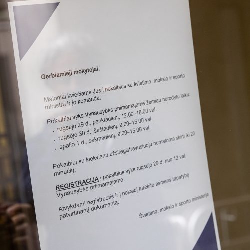 G. Jakštas susitiko su protestuojančiais mokytojais  © P. Peleckio / BNS nuotr.