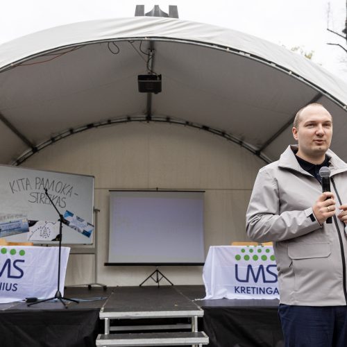 G. Jakštas susitiko su protestuojančiais mokytojais  © P. Peleckio / BNS nuotr.