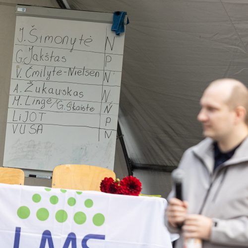 G. Jakštas susitiko su protestuojančiais mokytojais  © P. Peleckio / BNS nuotr.