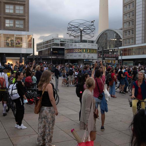 Į Vokietijos sostinės gatves išėjo tūkstančiai žmonių  © Scanpix nuotr.