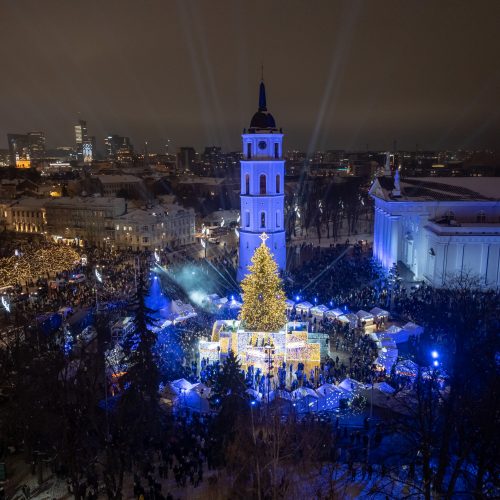 Vilniuje įžiebta Kalėdų eglė 2023  © Vilniaus miesto savivaldybės nuotr.