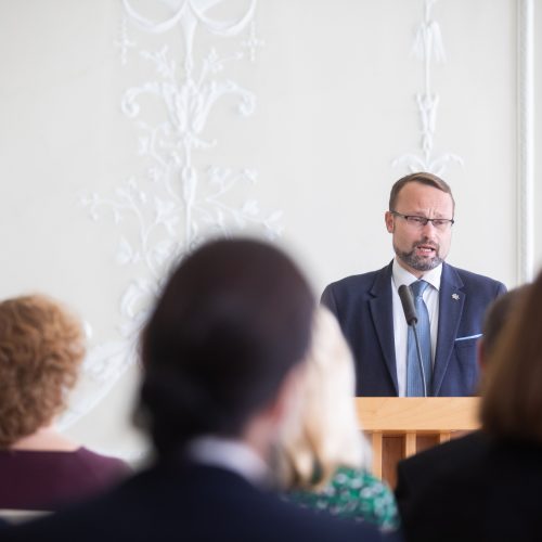 Įteikti garbės ženklai „Nešk savo šviesą ir tikėk“  © I. Gelūno / Fotobanko nuotr.