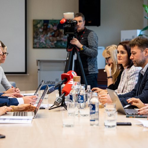 Švietimo darbuotojų profesinės sąjungos atstovų ir ministro susitikimas  © P. Peleckio / BNS nuotr.