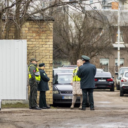 Skandalas Vilniaus rajono savivaldybėje: neleidžiama išvežti biuletenių  © I. Gelūno / BNS nuotr.