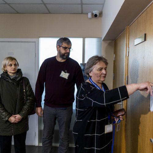 Skandalas Vilniaus rajono savivaldybėje: neleidžiama išvežti biuletenių  © I. Gelūno / BNS nuotr.