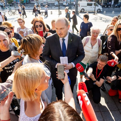 Prie Vyriausybės prasideda mokytojų streikas  © S. Lisausko / BNS nuotr.