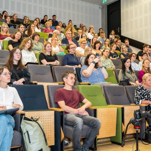 Profesorės B. M. Galdikas paskaita  © Regimanto Zakšensko nuotr.