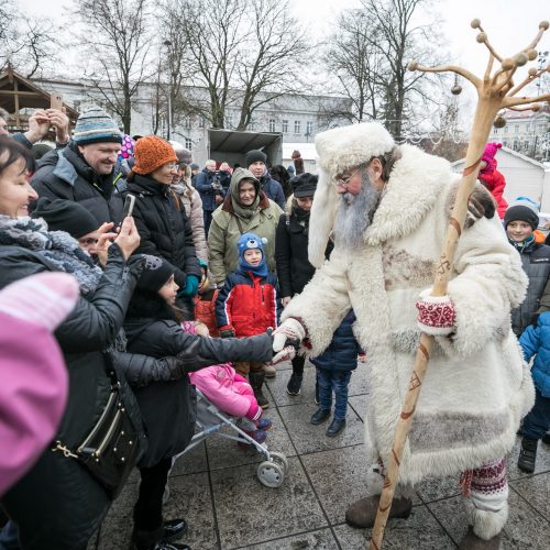 Sostinėje susirinko šeši Kalėdų Seneliai  © S. Žiūros nuotr.