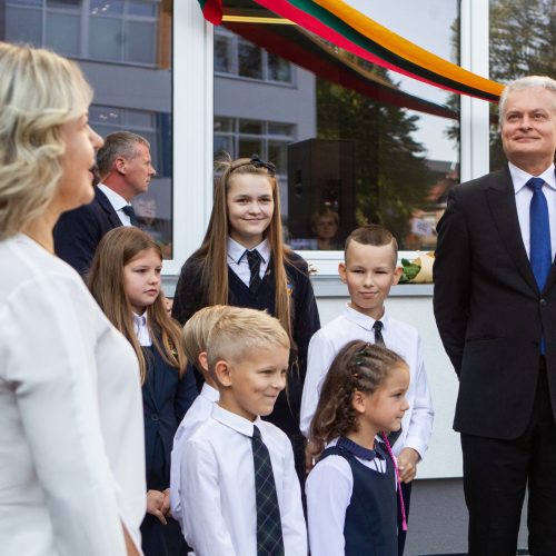 G. Nausėda apsilankė Vilniaus Jono Basanavičiaus progimnazijoje  © P. Peleckio / Fotobanko nuotr.