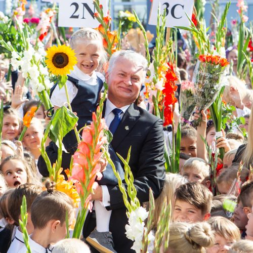 G. Nausėda apsilankė Vilniaus Jono Basanavičiaus progimnazijoje  © P. Peleckio / Fotobanko nuotr.