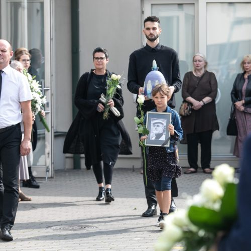 Atsisveikinimas su rašytoju R. Marčėnu  © Aliaus Koroliovo ir P. Peleckio / Fotobanko nuotr.