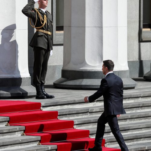 V. Zelenskis prisaikdintas Ukrainos prezidentu  © Scanpix nuotr.