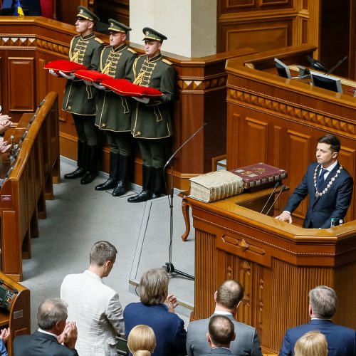 V. Zelenskis prisaikdintas Ukrainos prezidentu  © Scanpix nuotr.