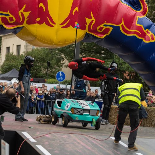 „Red Bull muilinių lenktynės“ Kaune  © Laimio Steponavičiaus ir T. Biliūno / Fotobanko nuotr.